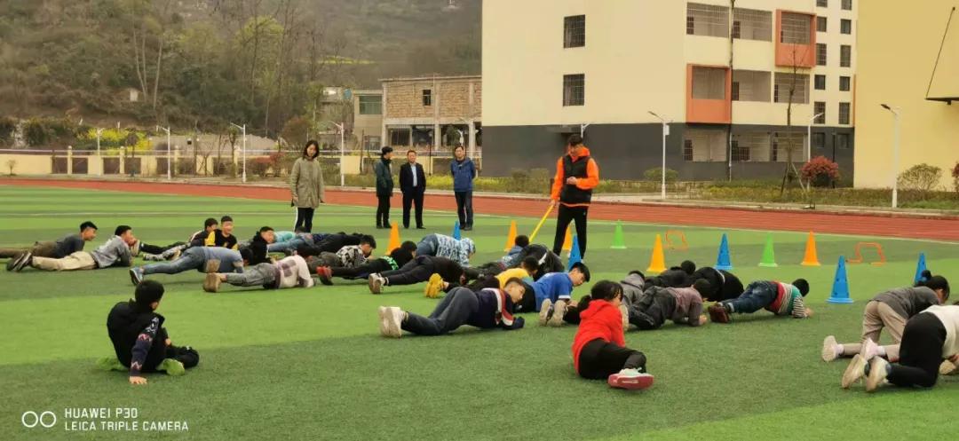 关岭县领导调研,关岭足球培训