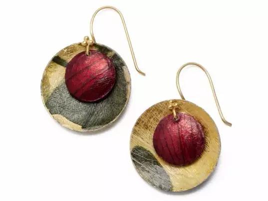 她把水果变成了“宝石”，6年卖出3143件，成美国最畅销的首饰