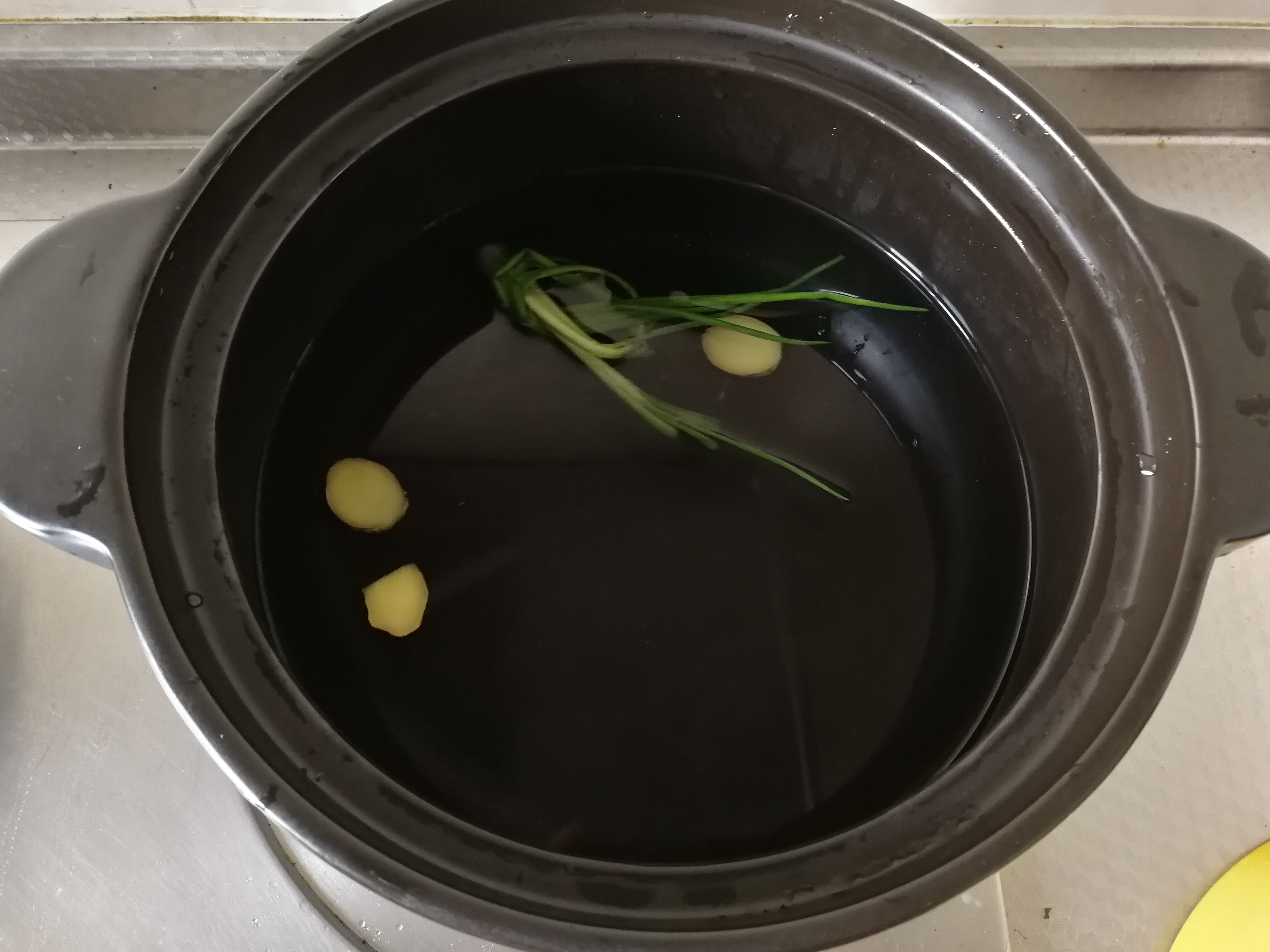 砂锅萝卜排骨汤做法家常,砂锅土豆胡萝卜炖五花肉做法