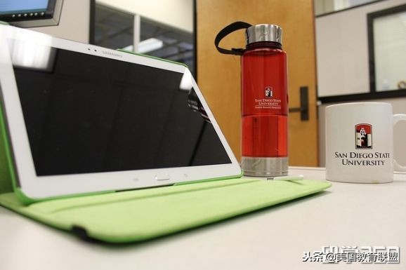 留美生物博士回国年薪多少,留学回国就业最热门的行业有哪些