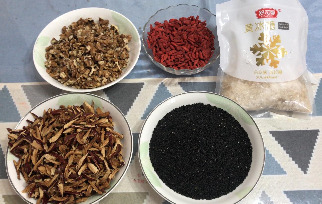 妈咪和老妈亲手制作纯手工阿胶糕,自制阿胶糕可以调理月经