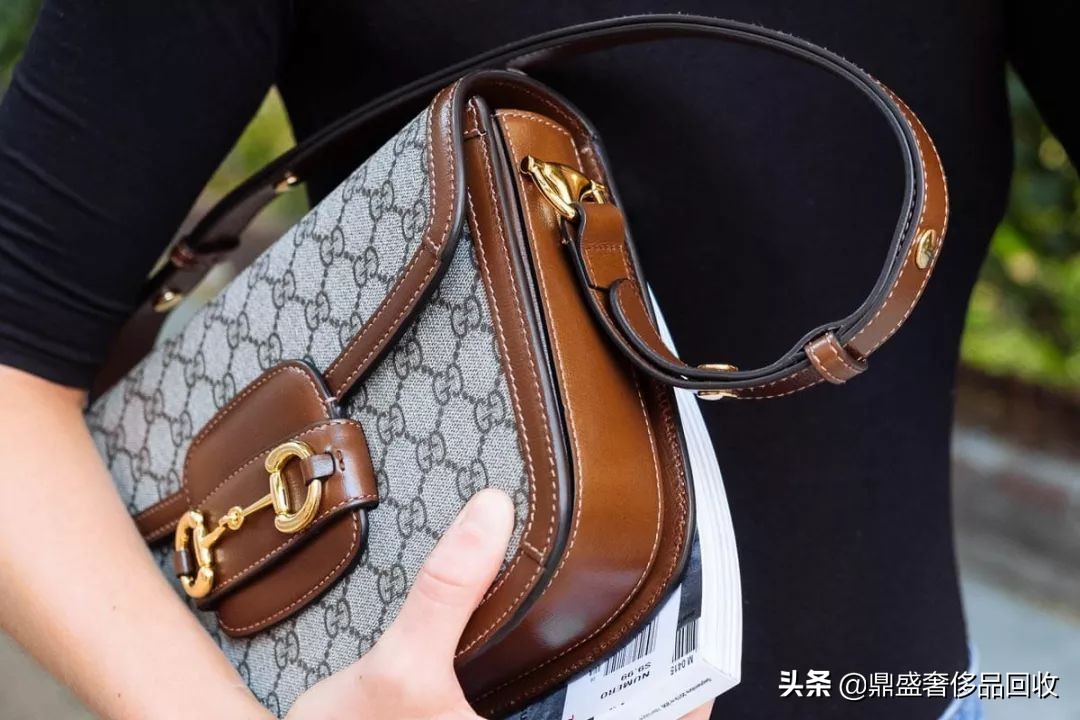 gucci1955马衔扣系列经典重塑,gucci1955马衔扣包复古又时髦