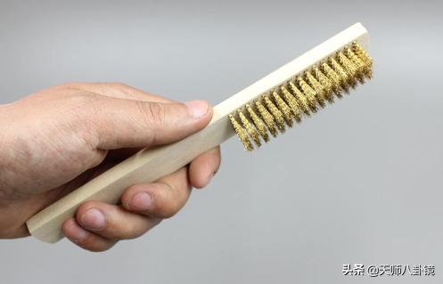 生活小技巧系列擦皮鞋,生活小妙招大全皮鞋擦得很亮