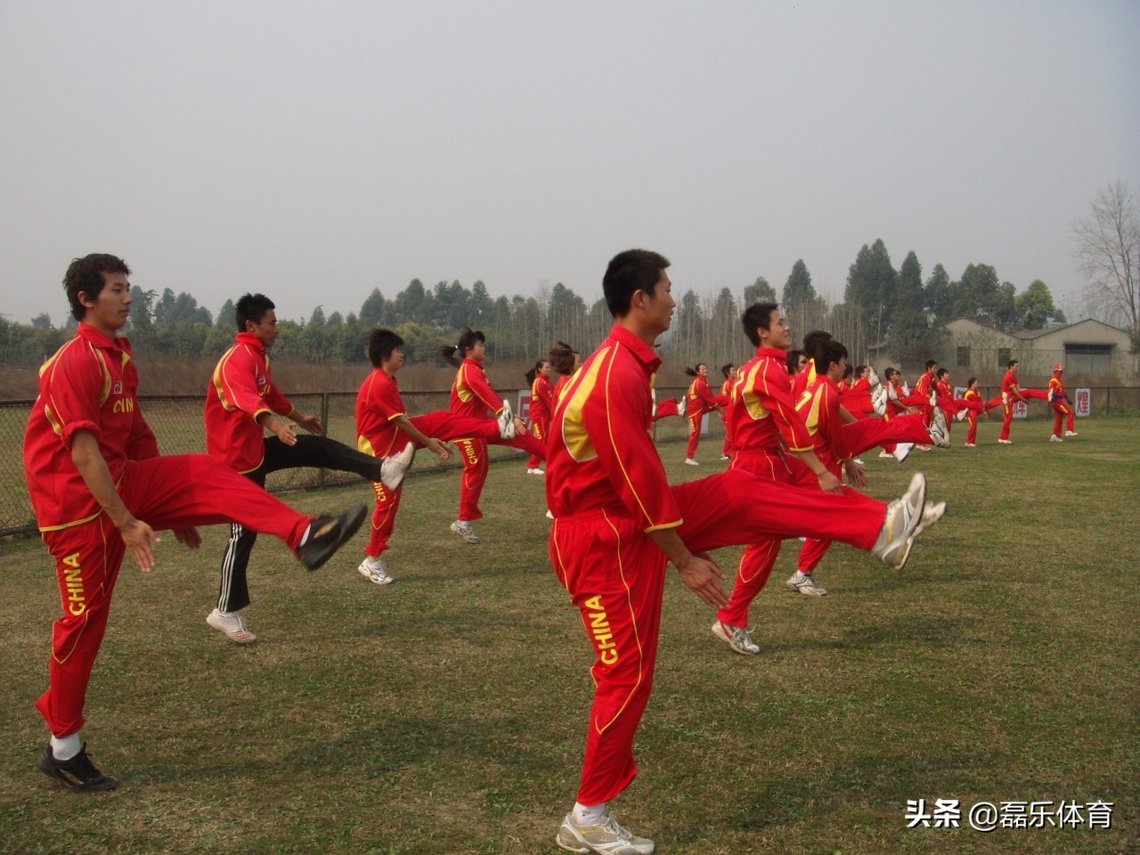 板球守桩员练习视频,板球运动讲解视频