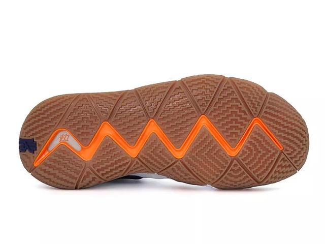 篮球初学者怎么选球鞋,篮球初学入门球鞋