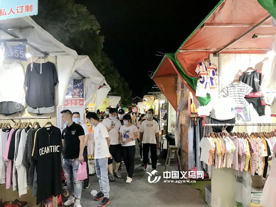 义乌国际商贸城一区生意火爆，地摊经济果然厉害