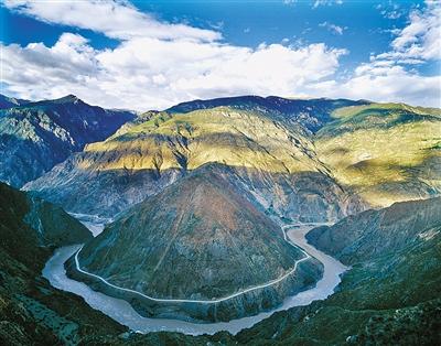 朝发夕至列车发车,长沙至丽江的飞机