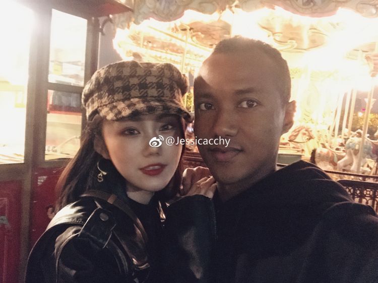 国字号球员“不要叫俺黑人，俺是中国球员！”女友网红范很有气质