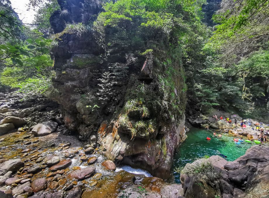 武宁牛鼻孔溯溪被困,武宁牛鼻孔溯溪潜水