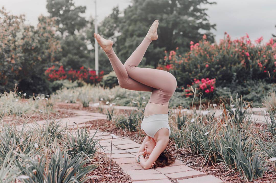 劈叉下不去怎样练,劈叉下不去有什么动作能下去