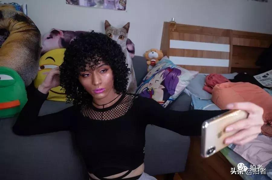 “女装大佬”木木：我更愿意被称作美妆博主