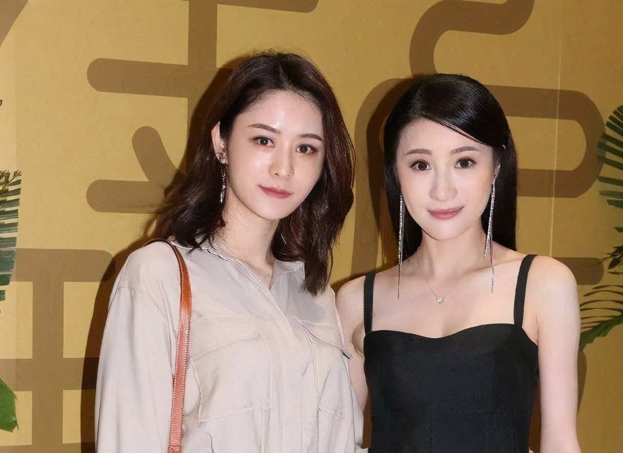 张馨月林峰照片,张馨月林峰和女儿