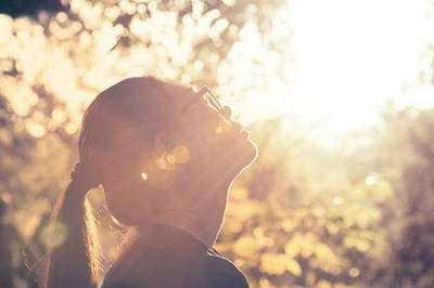 大学考试作弊被老师发现跳楼,补考作弊跳楼