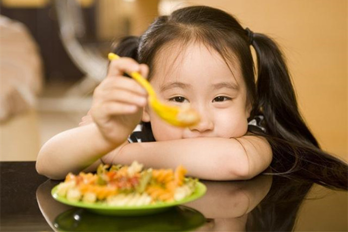 导致女孩长胡子的零食,容易长胡子的食物一定少给孩子吃