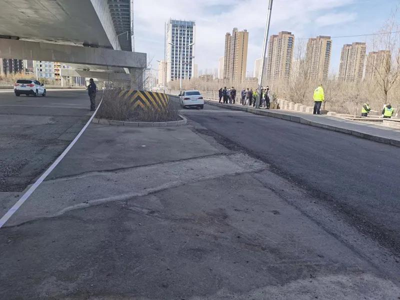 凌晨呼市一路口发生车祸,呼和浩特海东路车祸最新