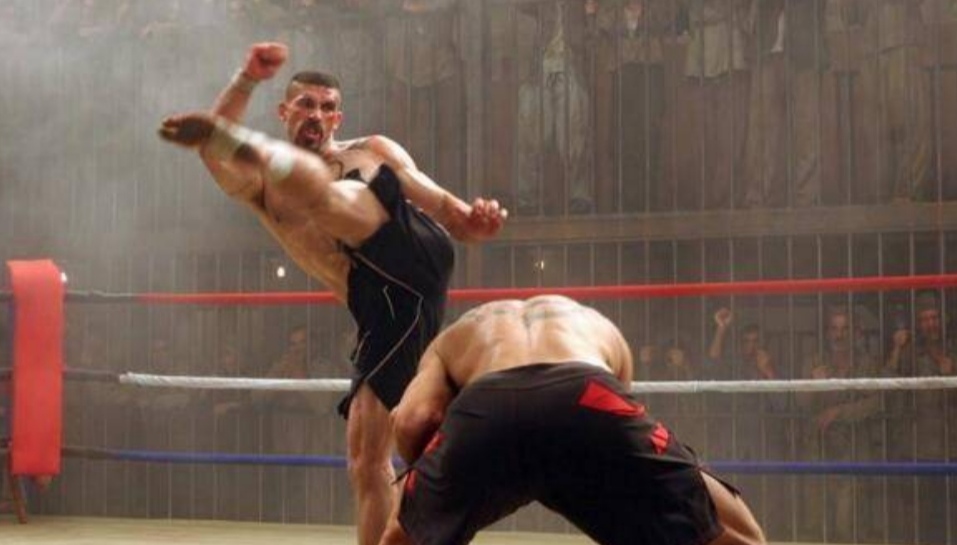 与李小龙齐名的拳霸竟被一腿丧命,能和李小龙一拳打得一样重的人