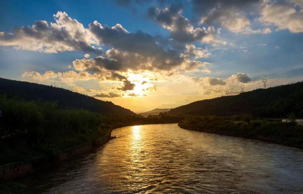 盛夏特约|金色螳螂川徒步笔架山赏向日葵花海