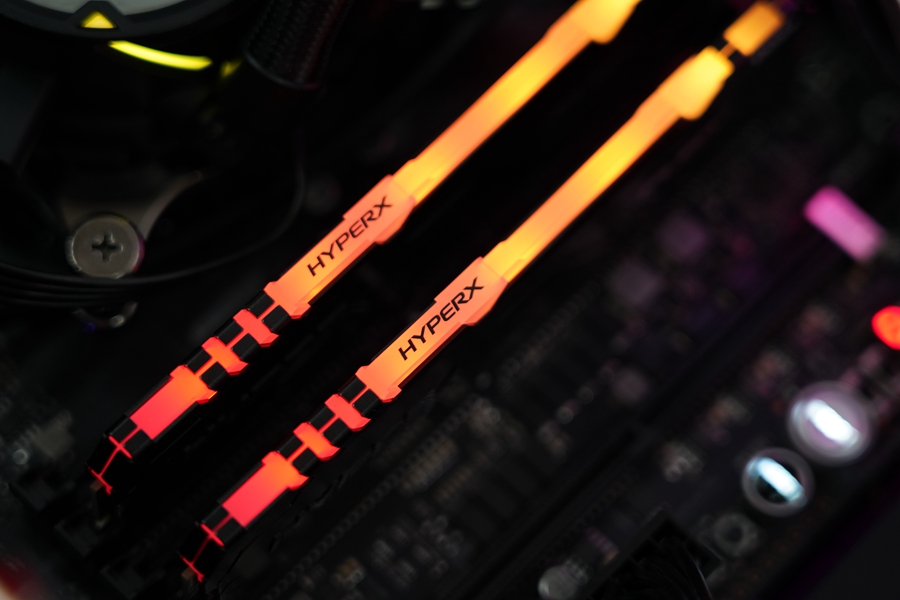 RGB真绚丽：HyperXDDR4RGB雷电流光系列骇客神条测评