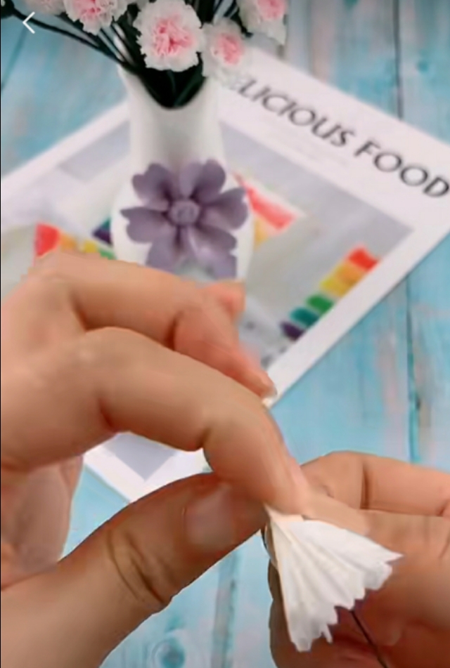 用纸巾做花花教程,用卫生纸做花花教程