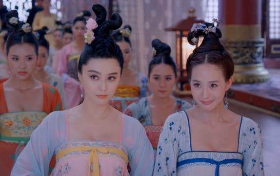 唐朝的女人的服饰和男人的服饰,从唐代女性服饰看唐朝兴盛之路