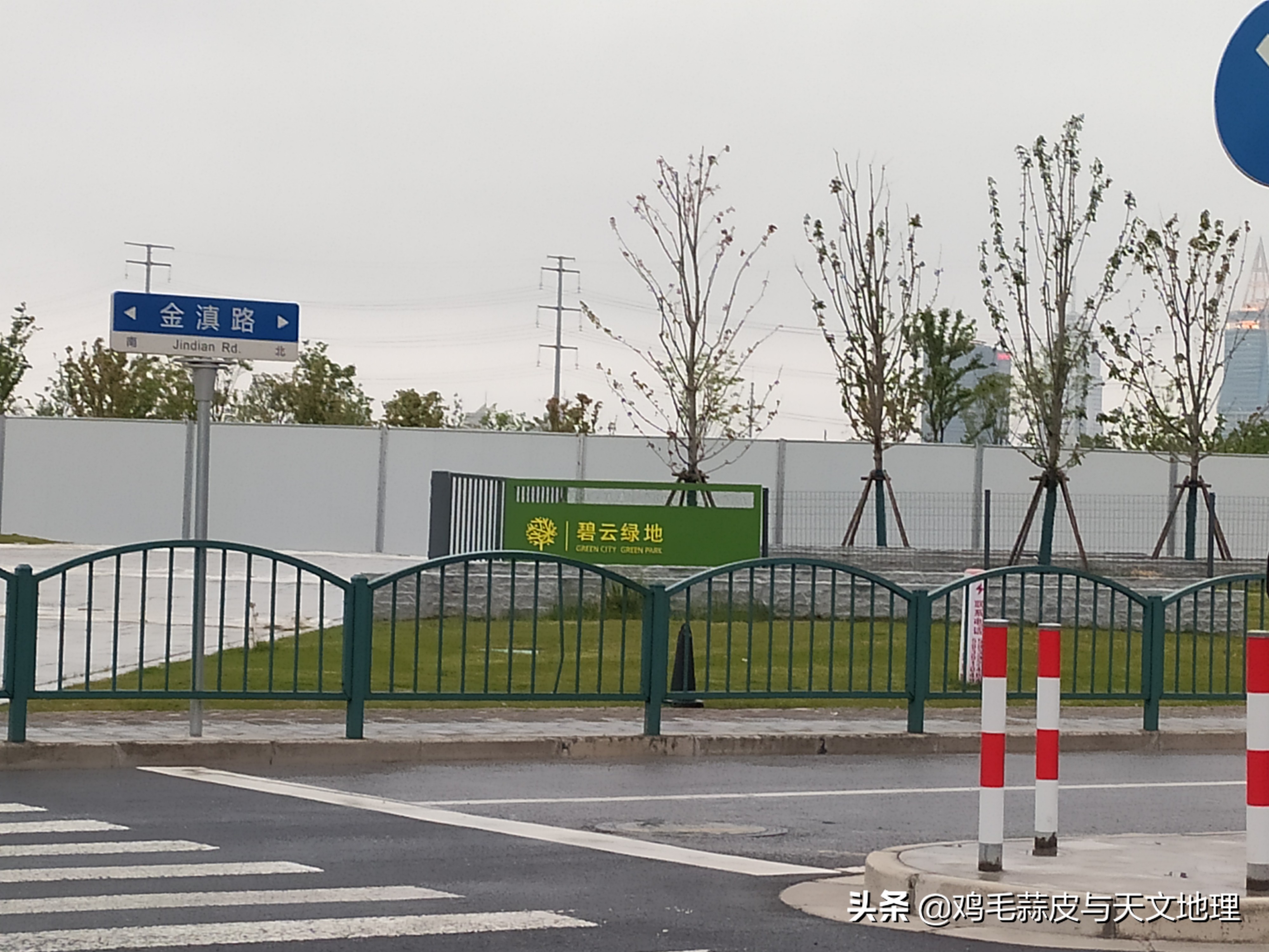 上海海港足球比赛主场场地在哪里,上海海港在浦东足球场训练