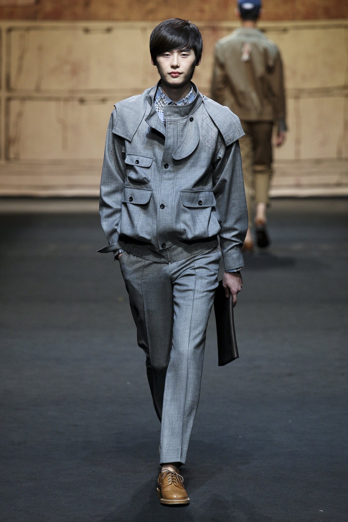 老公变老婆？韩国顶流男神*队军**退伍后变“美女”，网友：我可以