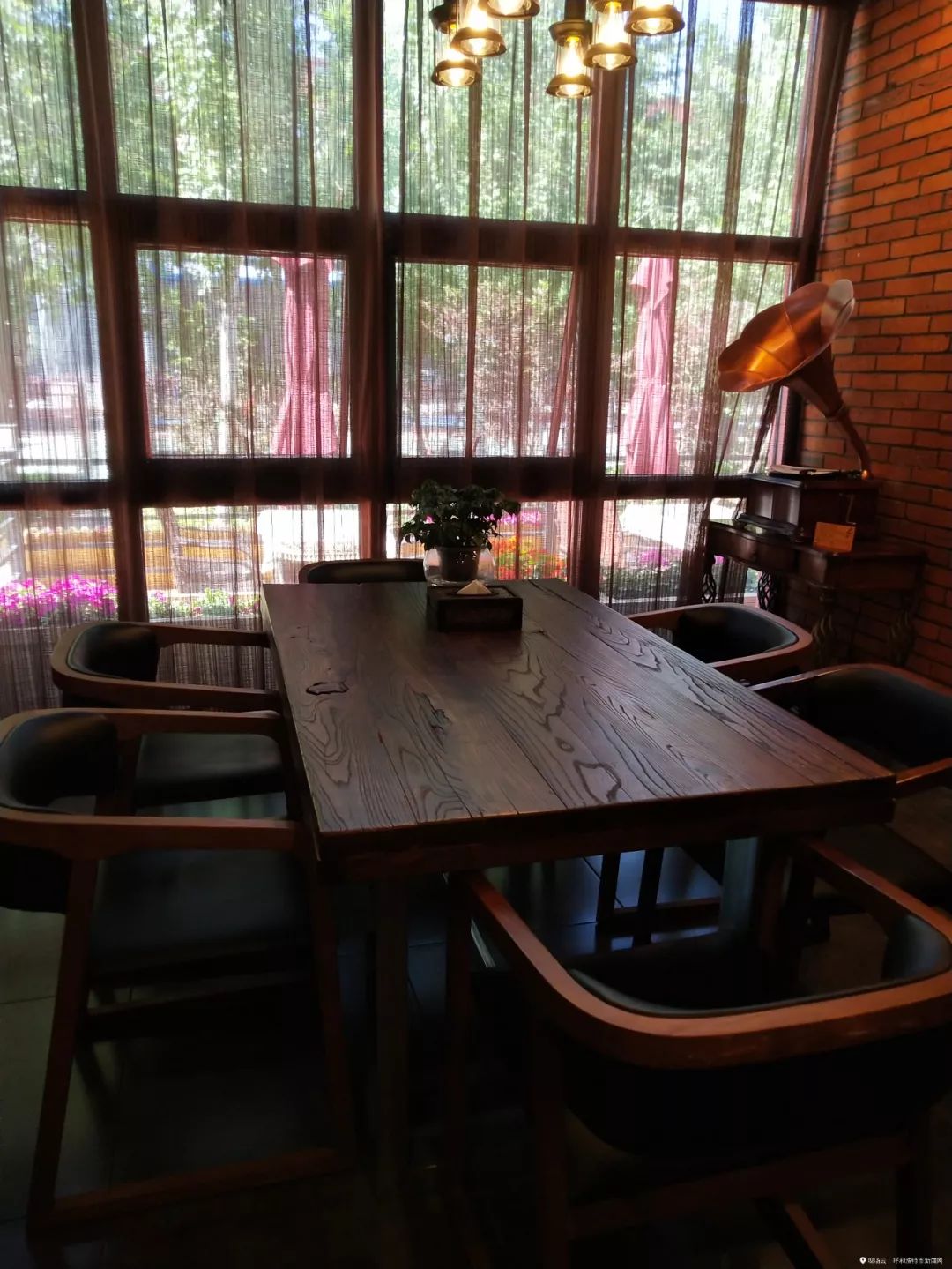 酒吧、超市展览馆这么Fashion的青城驿站，你还认为这只是厕所吗