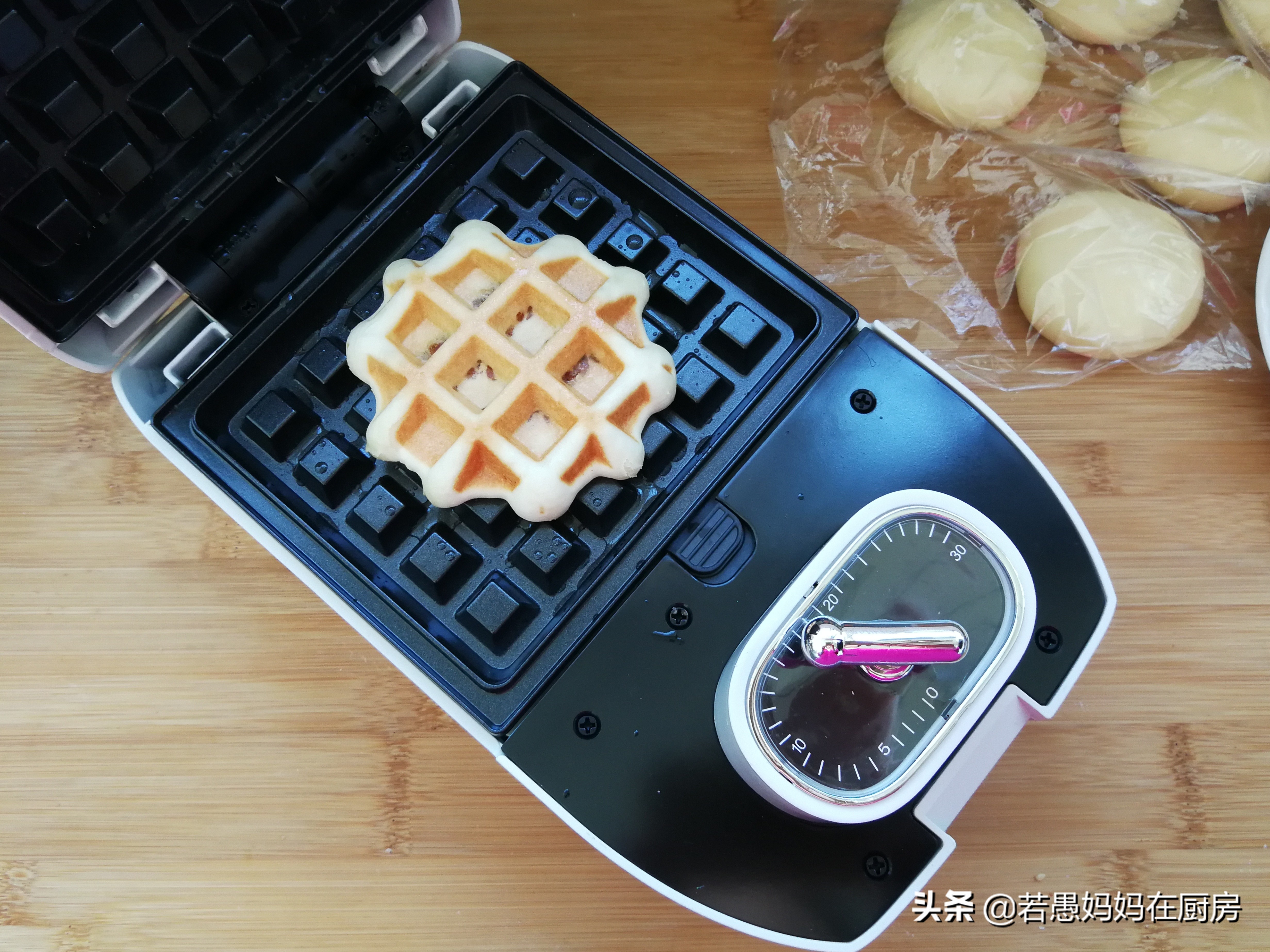 自制华夫饼的做法,自制华夫饼老的好还是嫩的好