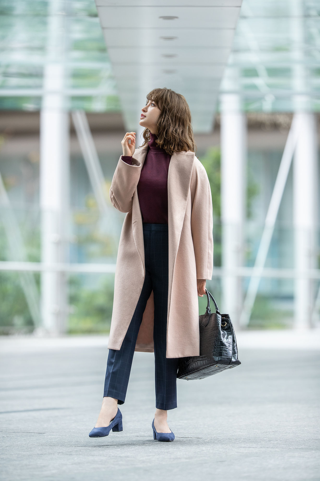 7款冬季职场造型，帮你打破对职业装的刻板印象