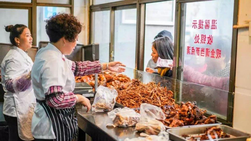 春熙路十大必吃美食街在哪,成都春熙路后面吃货一条街