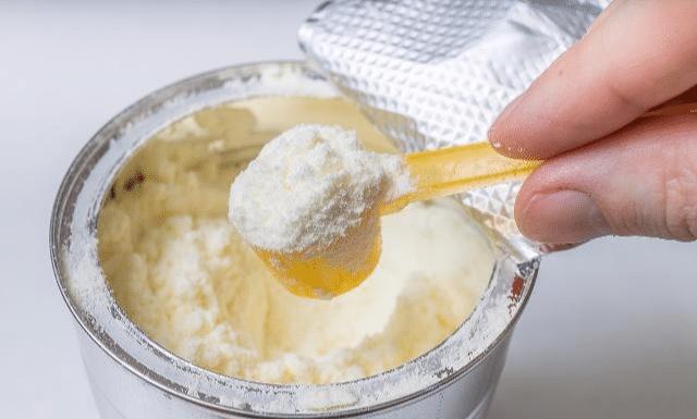 宝宝总是打嗝就吐奶怎么回事啊,宝宝总是打嗝反胃吐奶