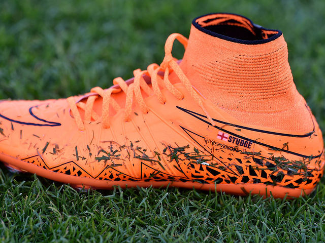 看鞋识人足球,看鞋识人跑步