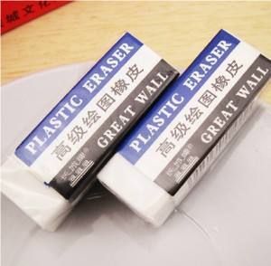 墙壁上面脏了怎么处理,墙壁脏了用什么方法能洗干净