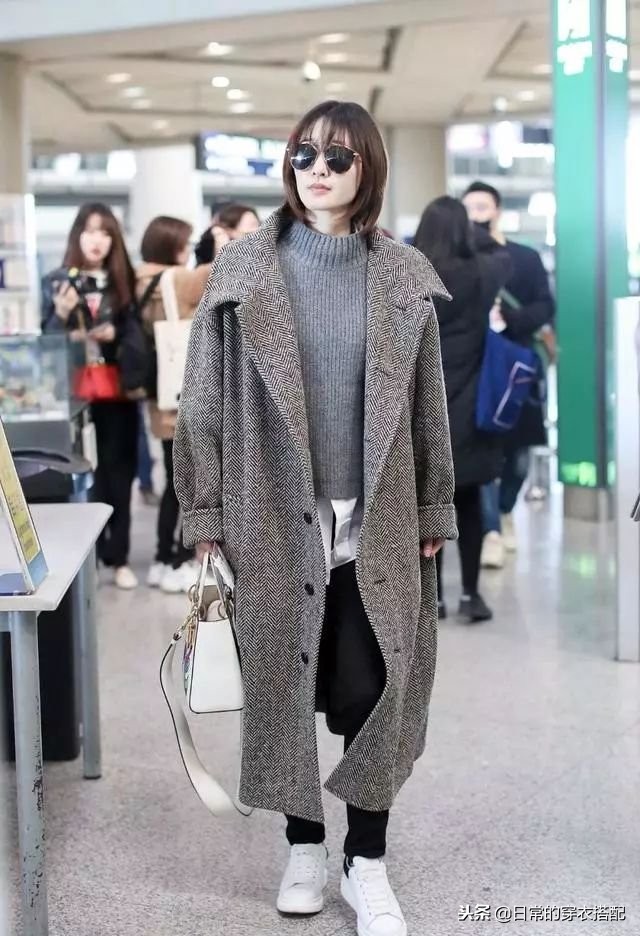来看机场女王杨幂穿搭,杨幂穿搭机场秀