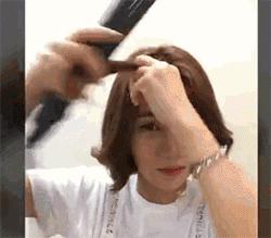 内扣怎么卷短发,一边内扣一边外翘短发