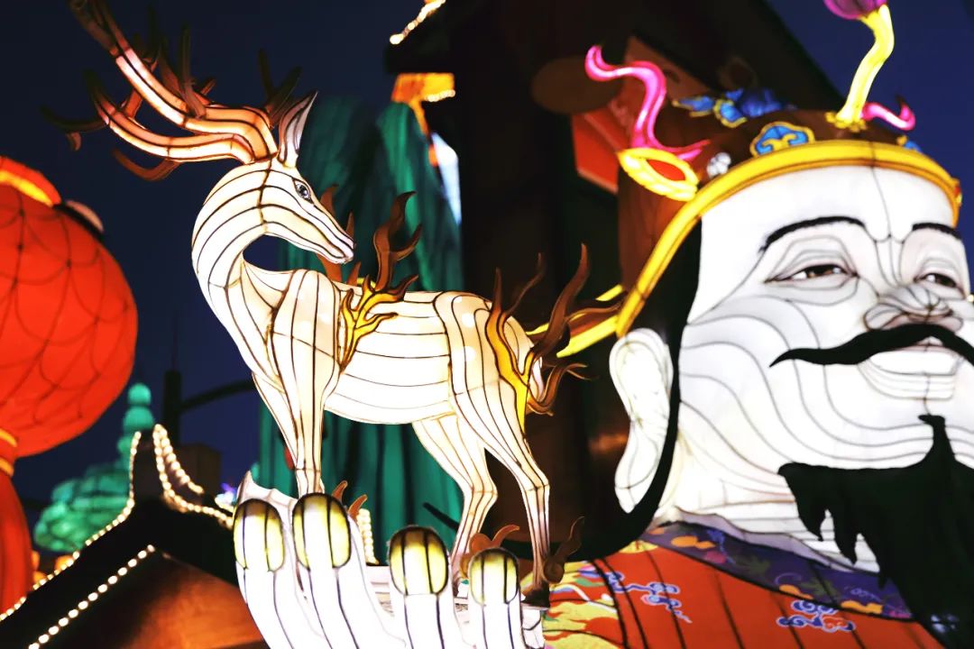 投资近2亿元！全世界规模最大的自贡灯会，一晚上逛到腿废