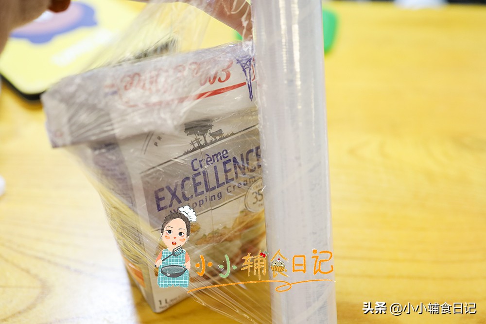 双层蛋糕奶油裱花简单做法,做蛋糕裱花用什么奶油最好