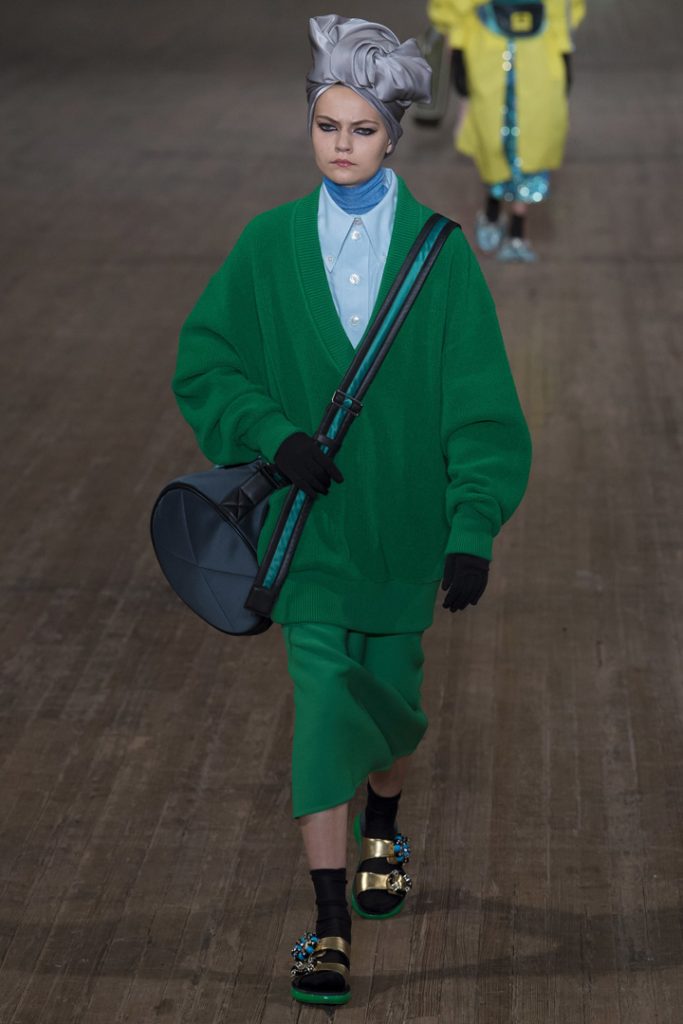 李宇春margiela,themarcjacobs包属于什么档次