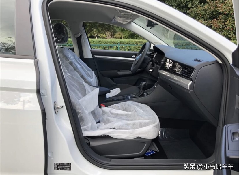 轩逸经典2021买下来一共要多少钱,宝来轩逸哪个更值得购买