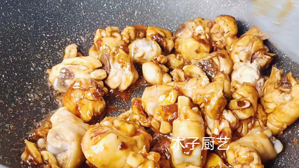 大厨教你做黄焖鸡不用下馆子,大厨教你做黄焖鸡学会不用下馆子