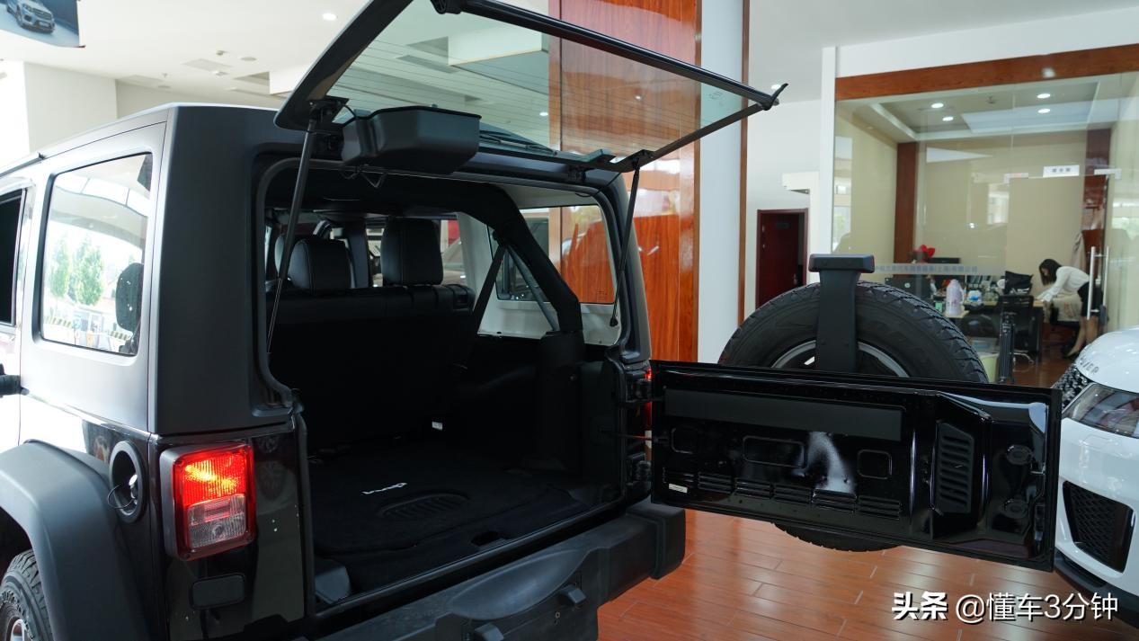 牧马人2.0t和3.6自然吸气驾驶感受,2.0t的牧马人驾驶感受怎么样