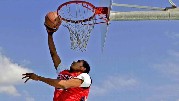 你印象中的伦纳德是什么样的,沉默寡言的伦纳德