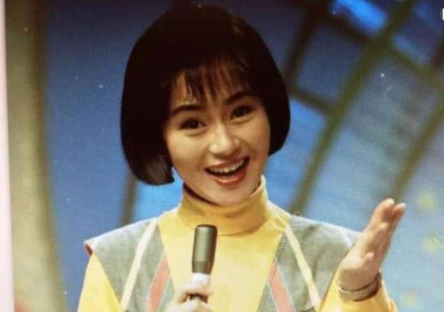 54岁鞠萍近期视频,鞠萍二婚的照片