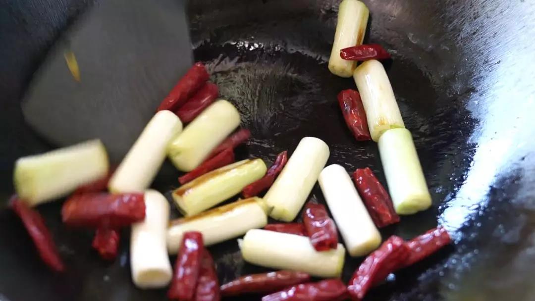 香葱捞脆皮鸡柳,香葱芝麻鸡柳