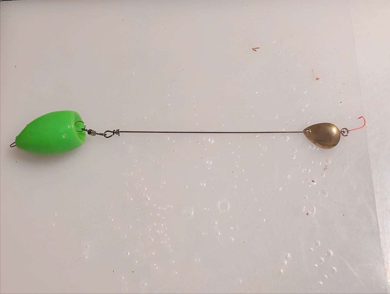 路亚入门级亮片下要不要挂饵,路亚新手钓饵推荐