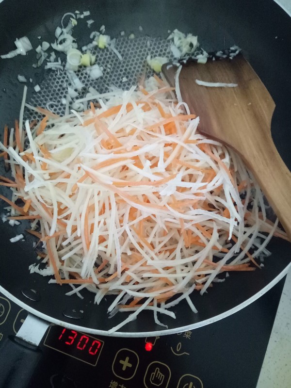 土豆丝炒了半天不熟怎么办,土豆丝一炒就粘锅怎么回事