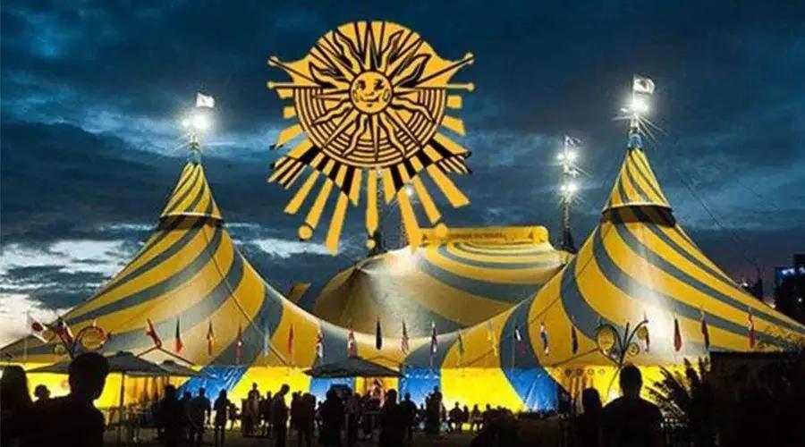 从街头卖唱开始的娱乐巨星,从街头摆摊到百万富翁20年