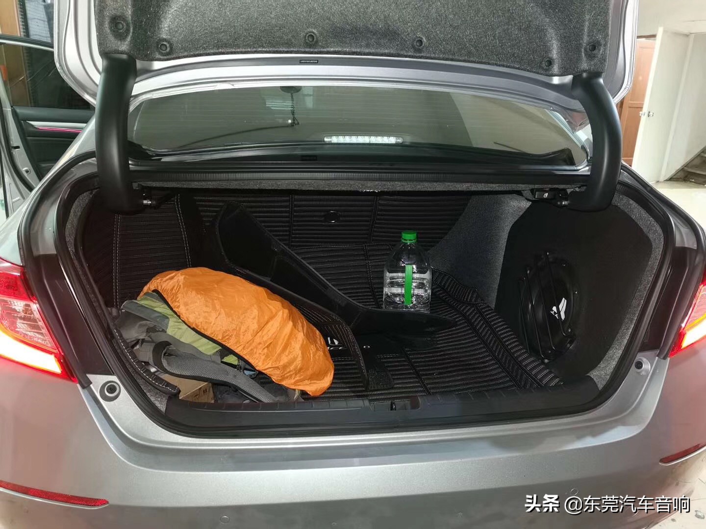 本田雅阁改音响有必要加低音炮吗,22款本田雅阁音响怎么调效果最好