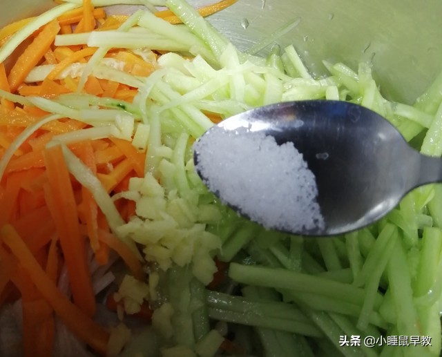 简单好吃的家常菜做法凉拌金针菇,凉拌金针菇美味爽口做法简单好吃