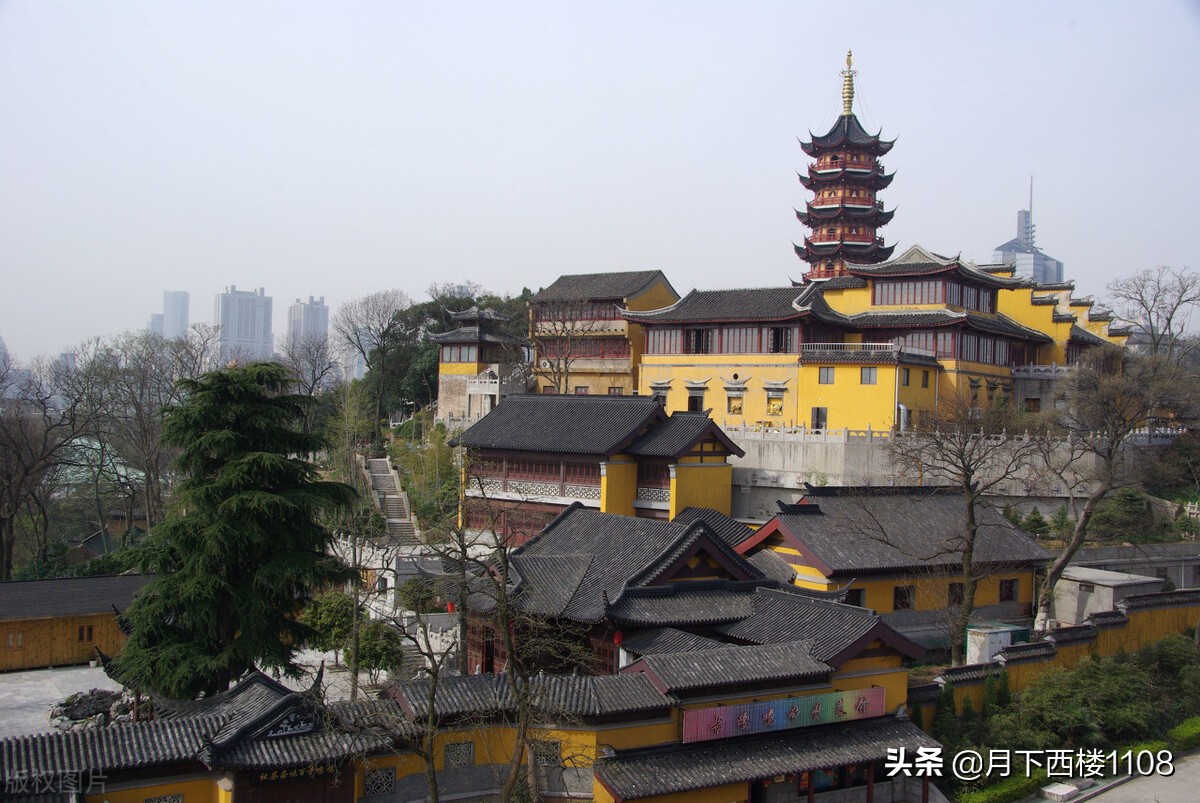 在南京工作一年收入5万低吗,普通人在南京打工想月入过万